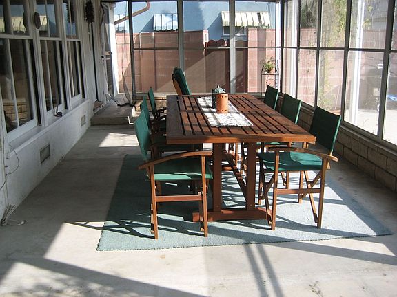 Enclosed lanai