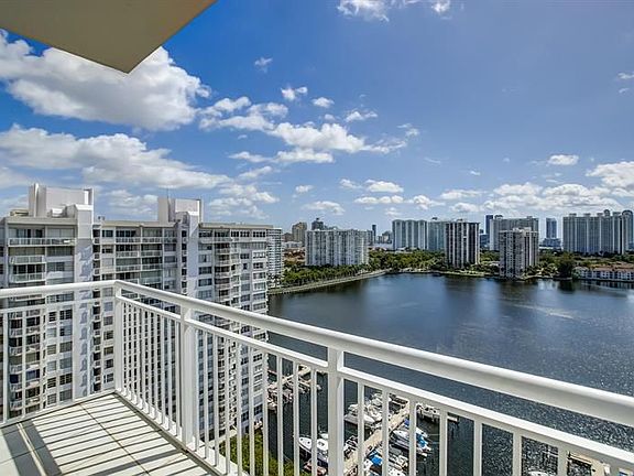 2nd image of 18041 Biscayne Blvd Ph 4