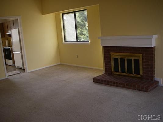 2nd image of 210 Heritage Hls Unit A