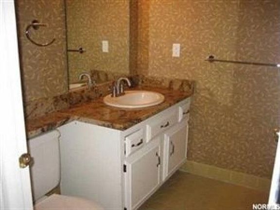 5th image of 12550 Lake Ave #310