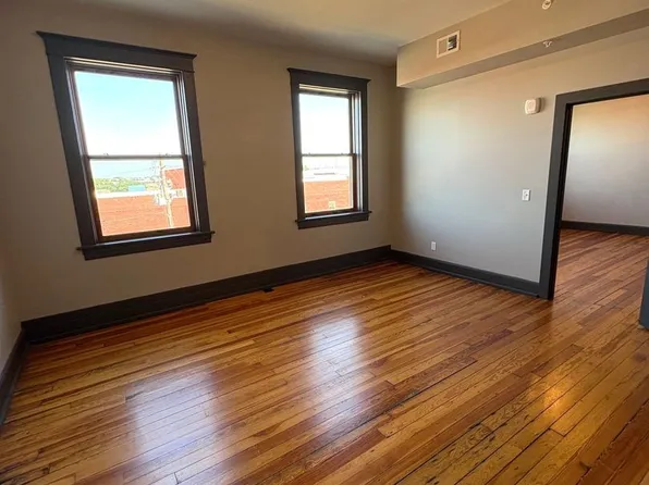 Urban Lofts, 302 Commercial St #302, Waterloo, IA 50701