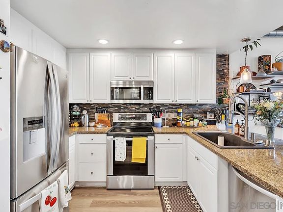4th image of 1080 Park Blvd Unit 611