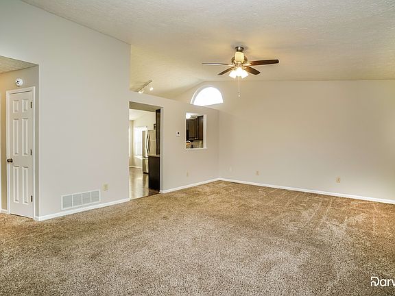 5th image of 1492 Meadowlark Ln