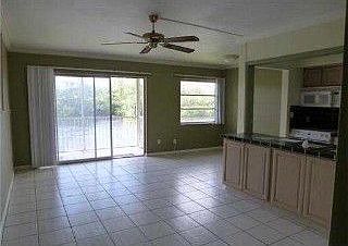 5th image of 261 NE 19th Ave APT 13