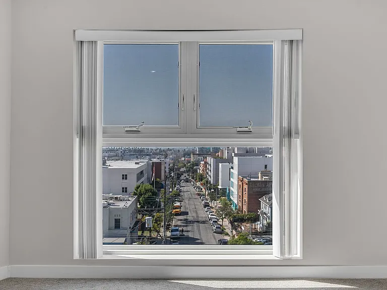 825 Coronado-Building — Photo 46