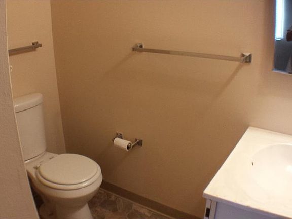 3rd image of 208 Park Ave APT 11