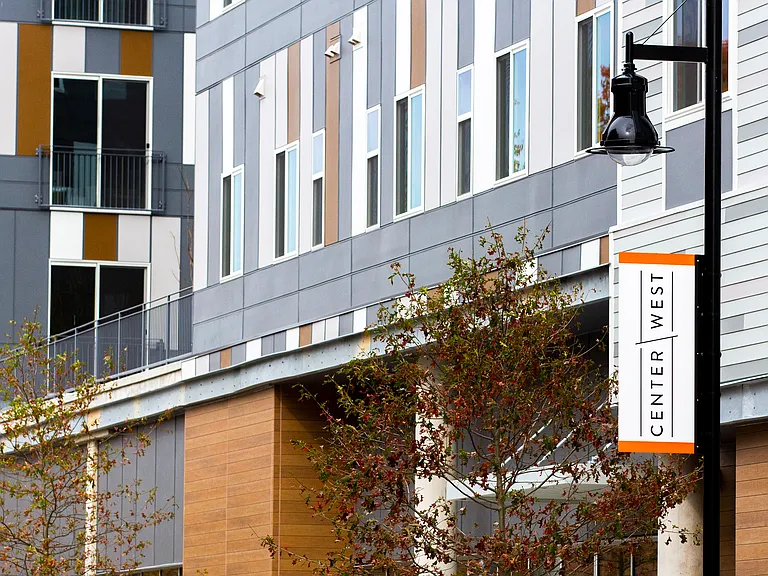 Center/West — Photo 18