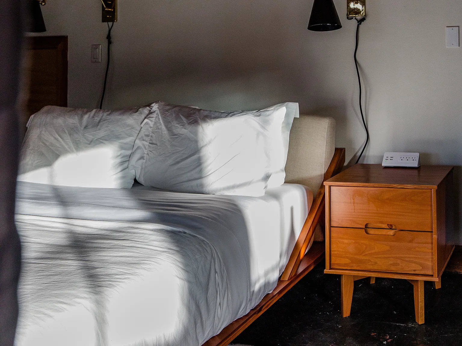 Studio, 900 sqft, $2,500 — Photo 3