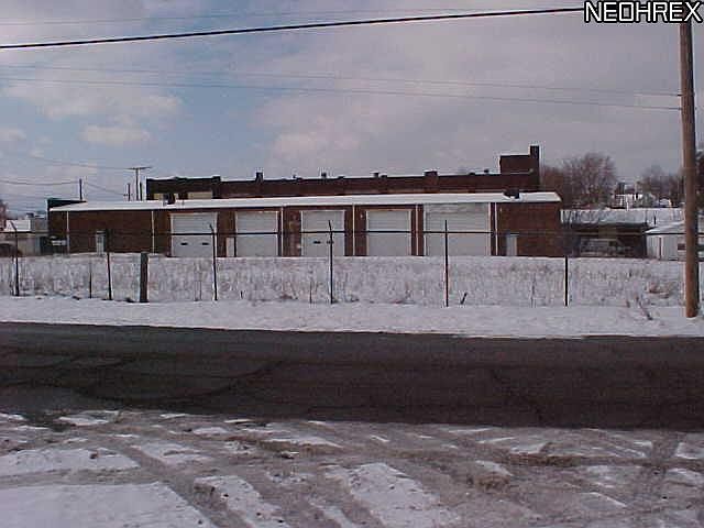 2nd image of 517 12th St NE