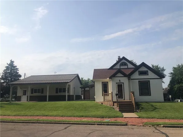 1124 Santa Fe St, Atchison, KS 66002