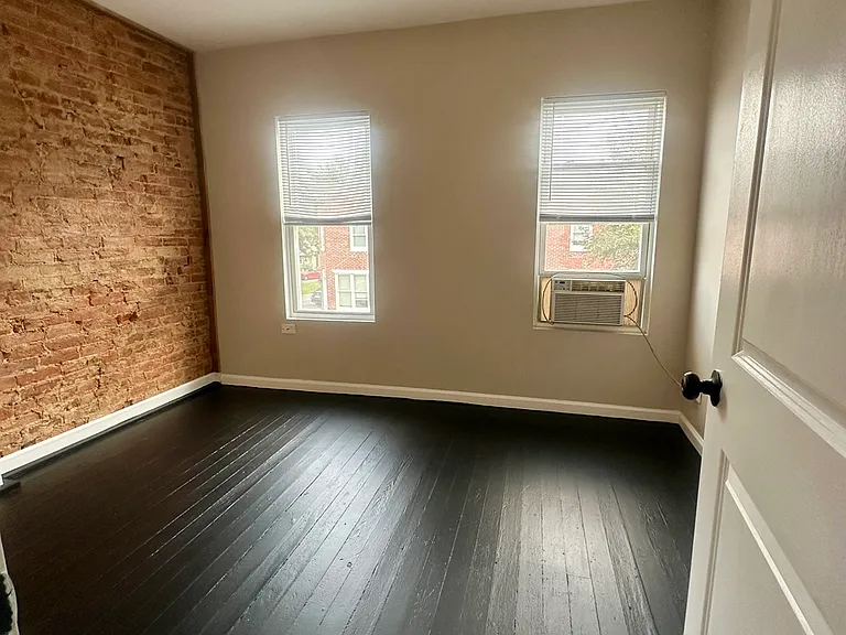 207 W 5th St #B — Photo 10