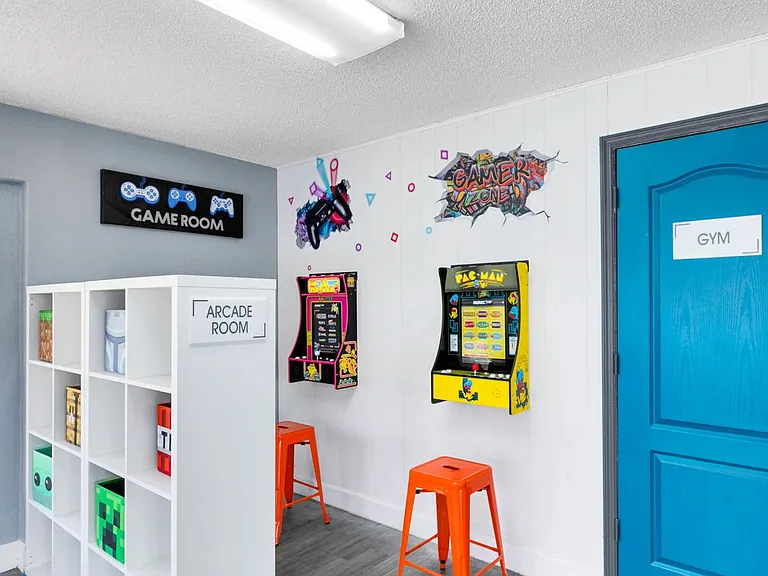 Oasis - 3165 South St. — Photo 30