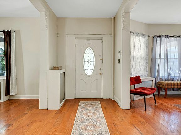4th image of 127 S Burnett St Floor 1