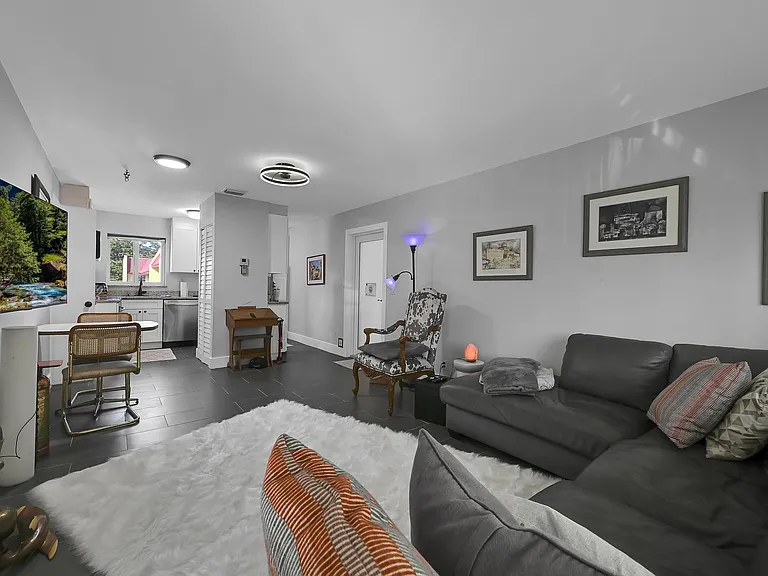 203 Lake Carol Dr — Photo 3