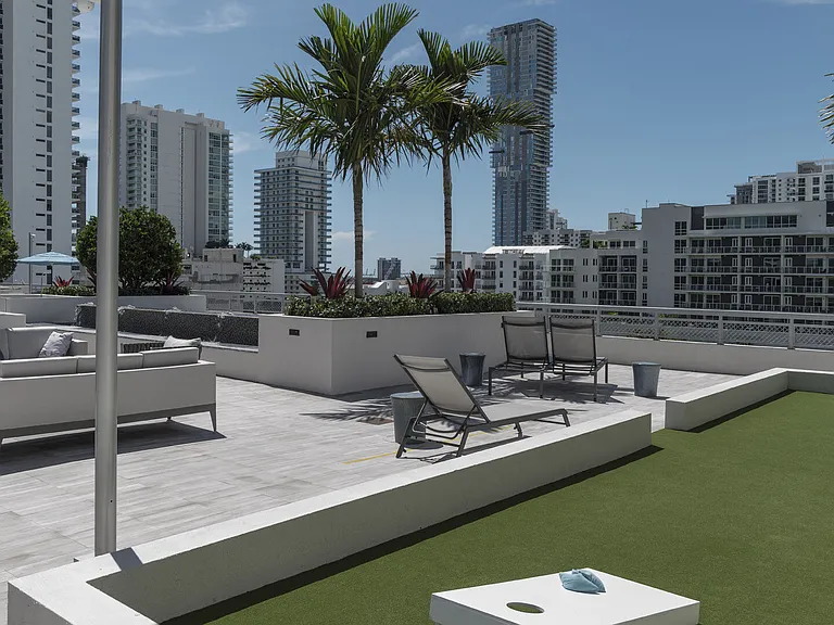 Blu27 at Edgewater — Photo 41