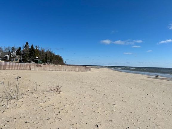 2nd image of 4546 N Lake Shore Dr