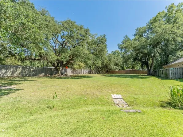 Kathie Dr, Ponchatoula, LA 70454