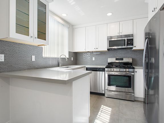 5th image of 1601 Selby Ave APT 305