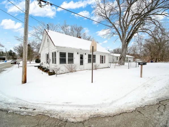 300 Brown St, Grass Lake, MI 49240
