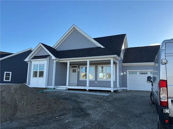 294 Freedom Trail Dr, Portsmouth, RI 02871