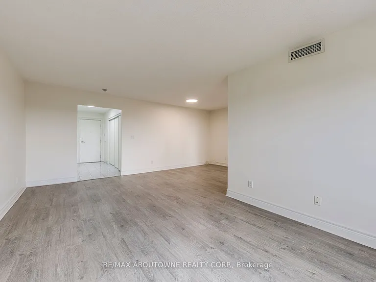 5418 Yonge St #1805 — Photo 11