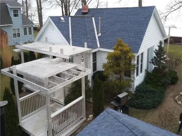 824 Point Pelee Dr, Leamington, ON N8H 3V4