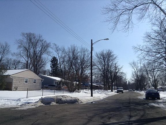 4th image of 1712 Burlington Ave