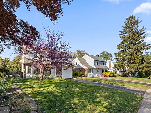 3rd image of 508 Devon Rd