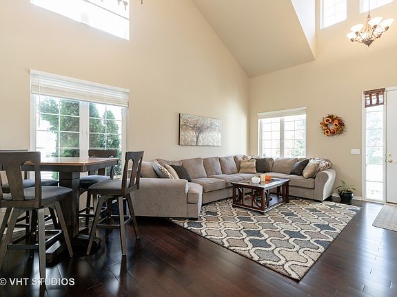 2nd image of 3075 N Augusta Dr