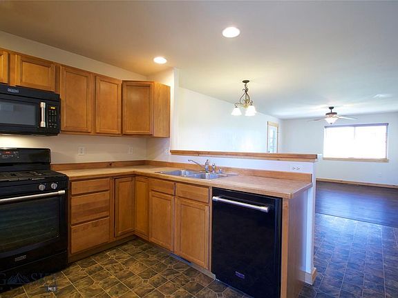 3rd image of 4817 Glenwood Dr APT 4