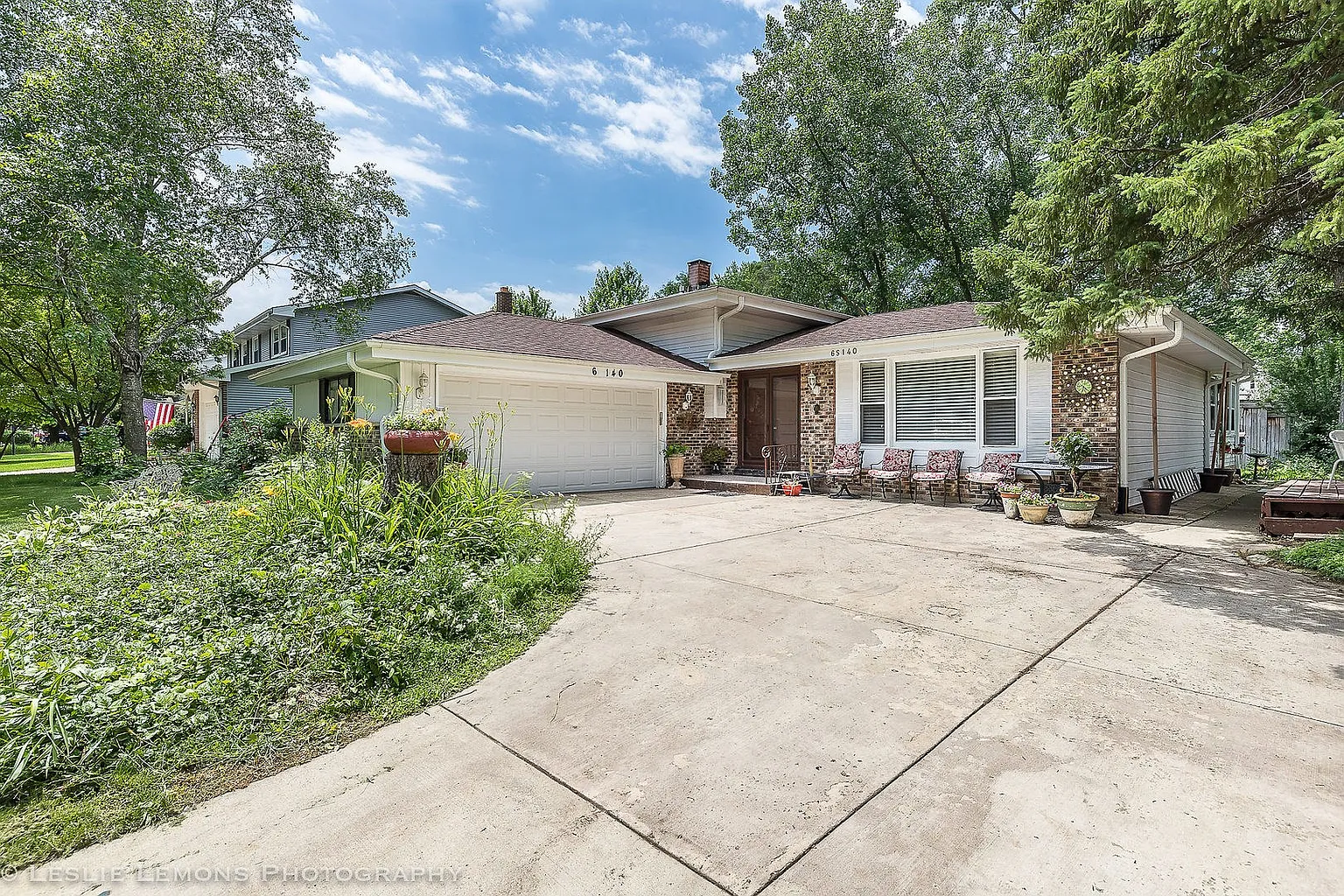6S140 Country Dr photo 1
