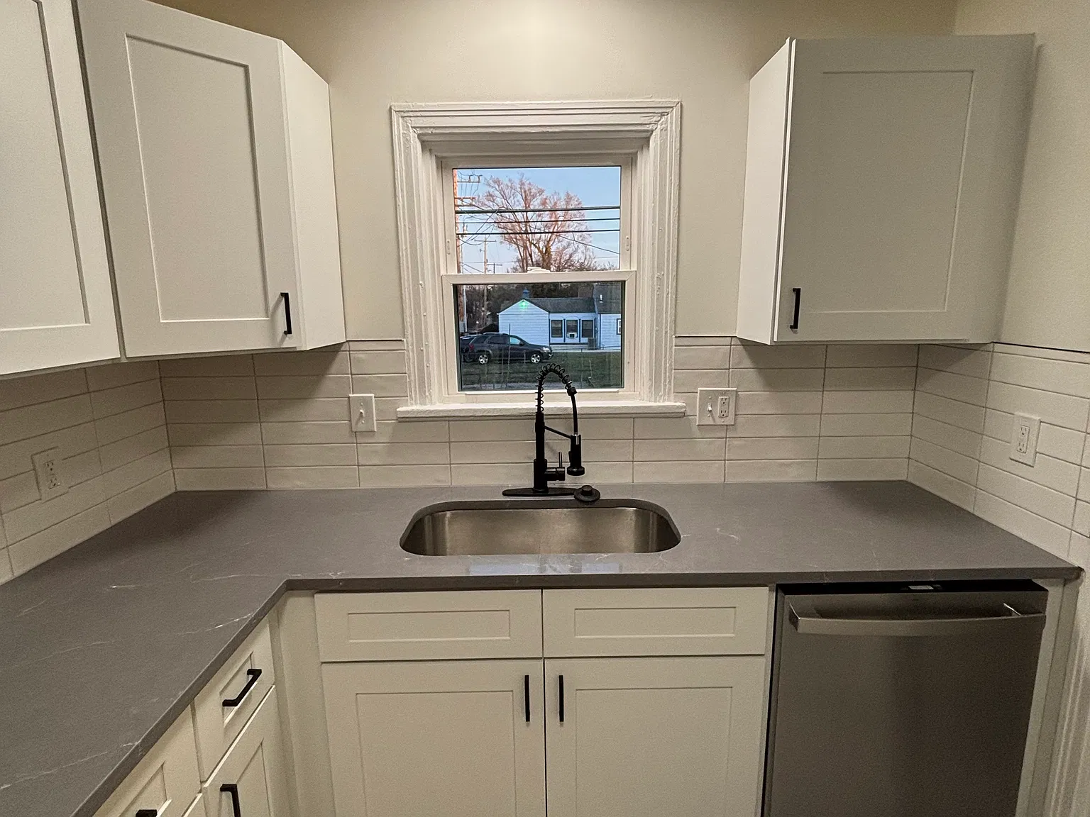 3 bed, 1.5 bath, $1,550 — Photo 2
