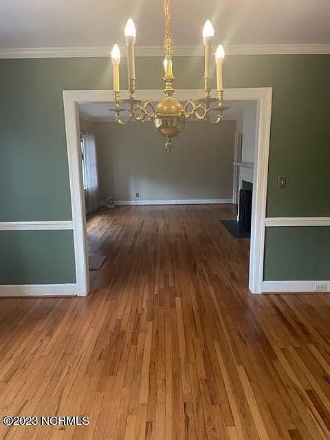 3 bed, 1.5 bath, 1833 sqft, $1,800 — Photo 2