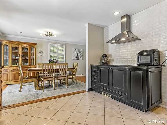 5th image of 1353 Durham Road