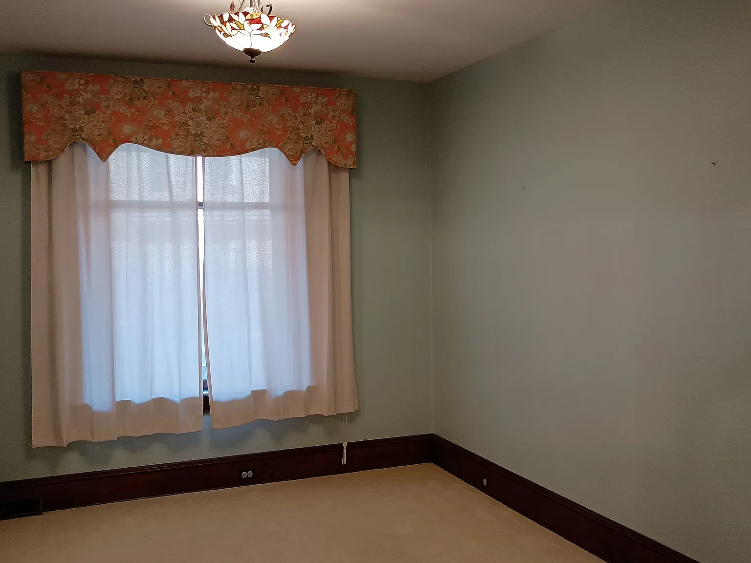 3 bed, 1.5 bath, 1610 sqft, $1,700 — Photo 3