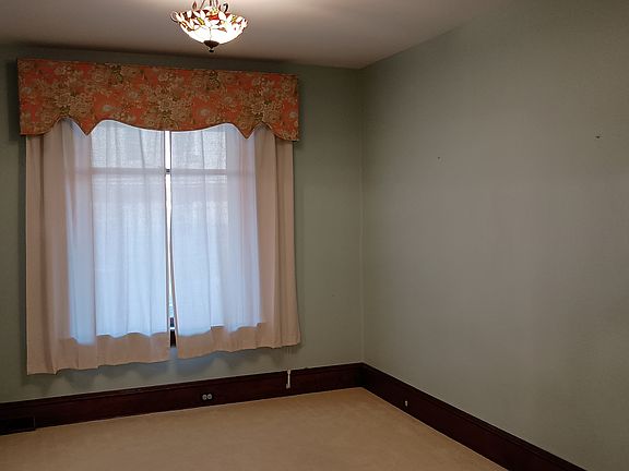 Living room (1st floor)