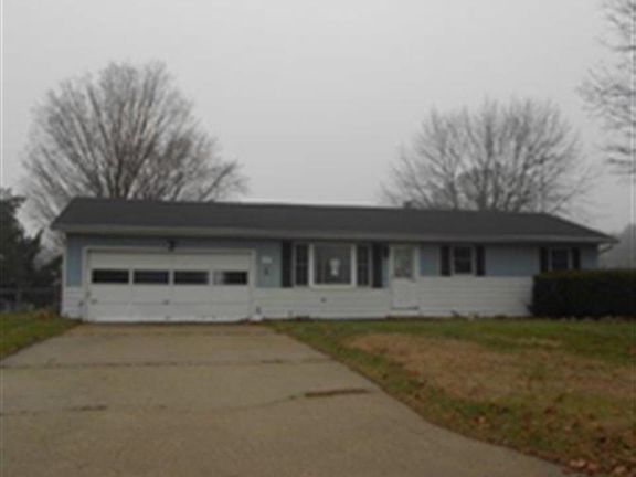 5th image of 905 Highland Dr