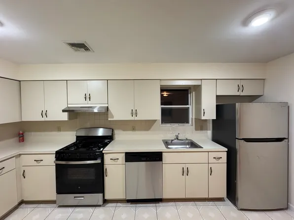 4414 Liberty Avenue image 7 of 14