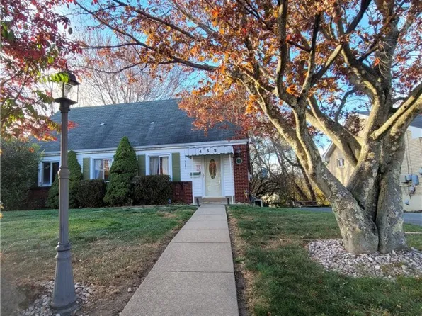 432 Bryant Dr, Pittsburgh, PA 15235