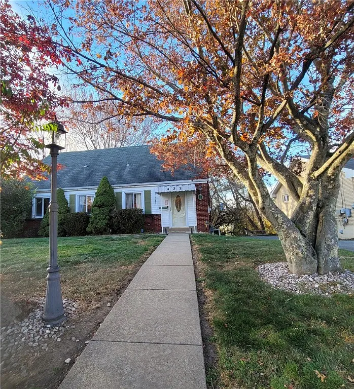 432 Bryant Dr photo 1