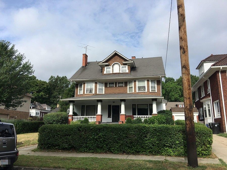 1st image of 1128 E 98th St