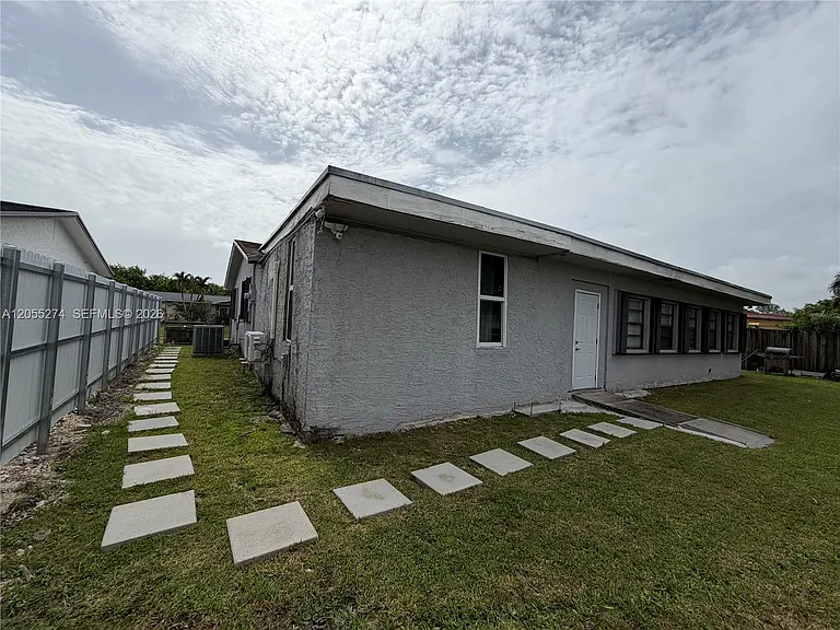 26162 SW 123rd Pl #REAR — Photo 4