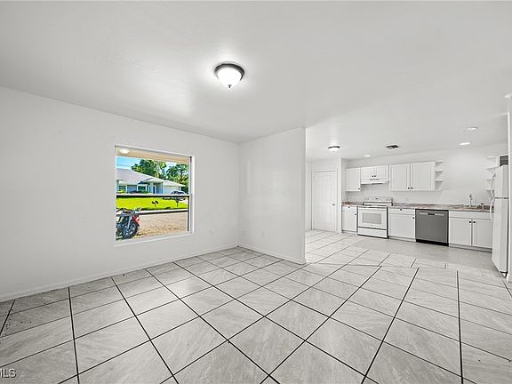 3rd image of 4735 30th St SW