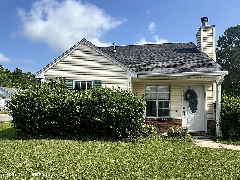 13242 Warren Dr — Photo 1