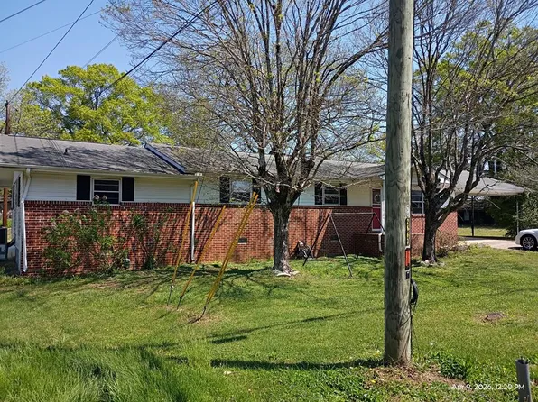 141 N Cherry St, Tunnel Hill, GA 30755