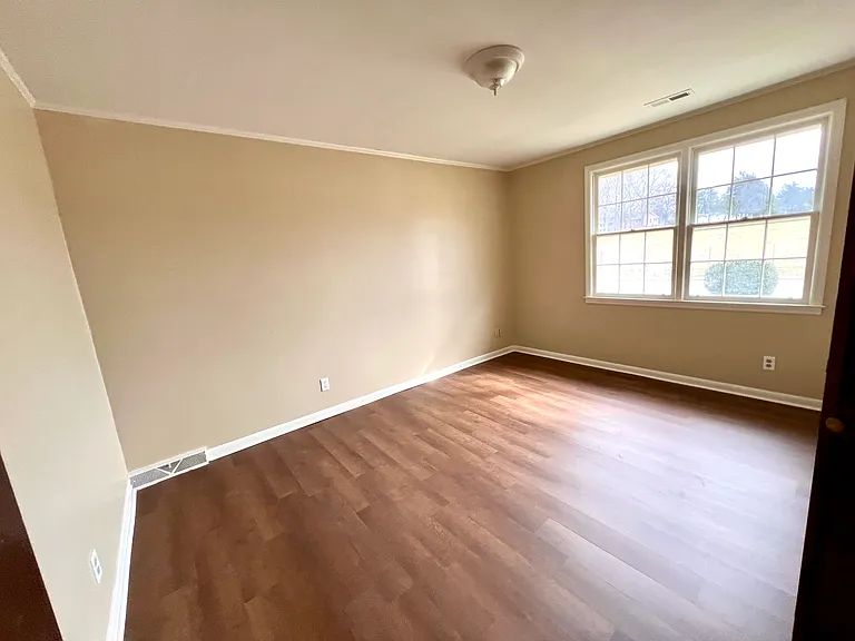 600 Brooks Rd — Photo 16