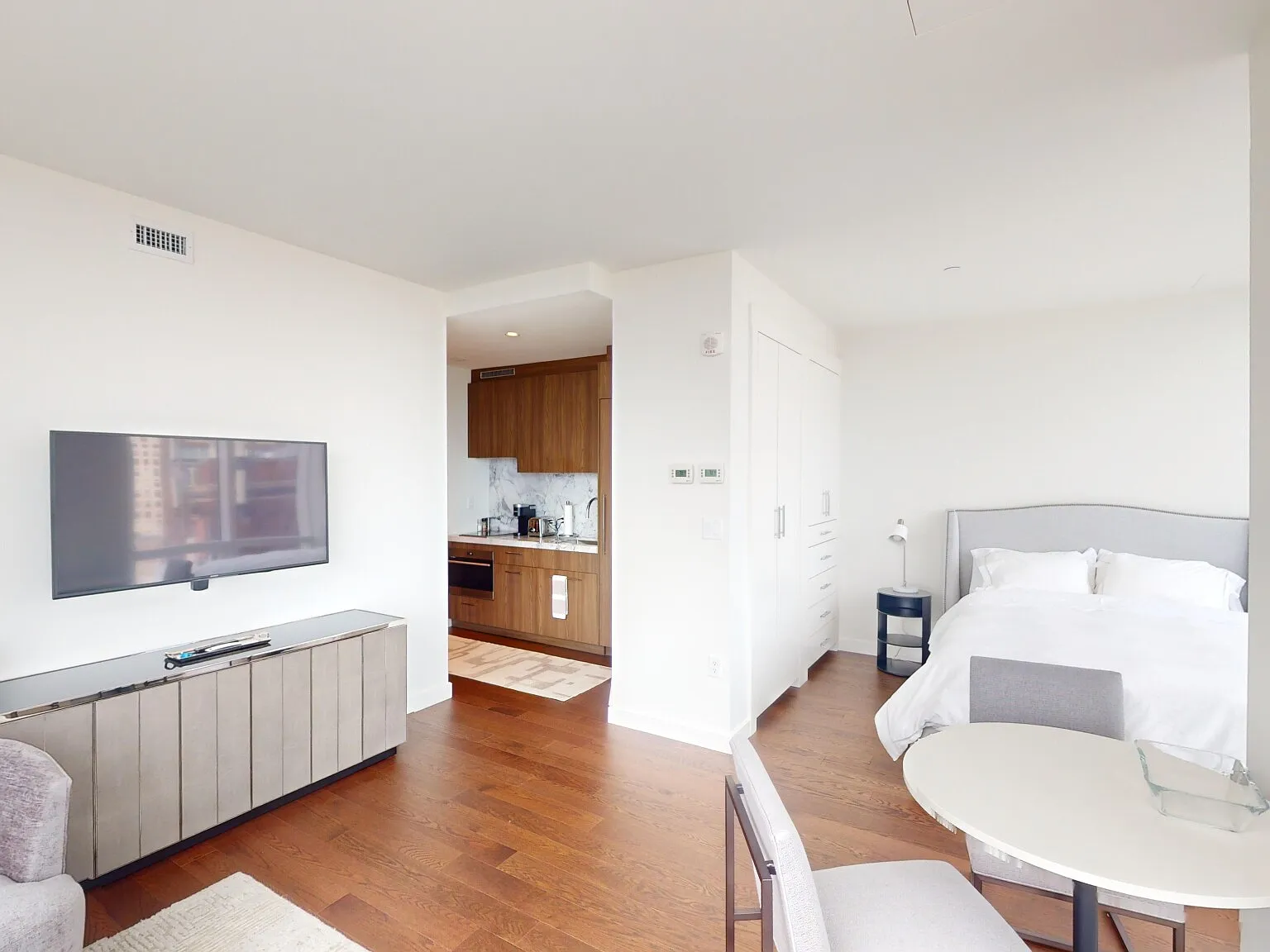 Studio, 1.0 bath, 603 sqft, $11,000 — Photo 4