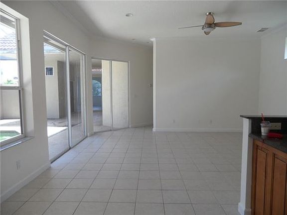 4th image of 632 SW Andros Cir