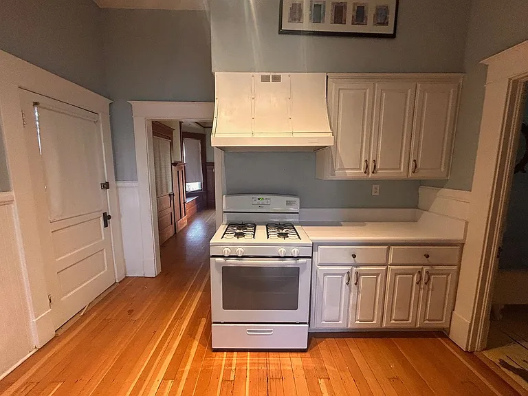 318 F St — Photo 9