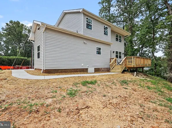 3179 Oakmont Ave, Triangle, VA 22172